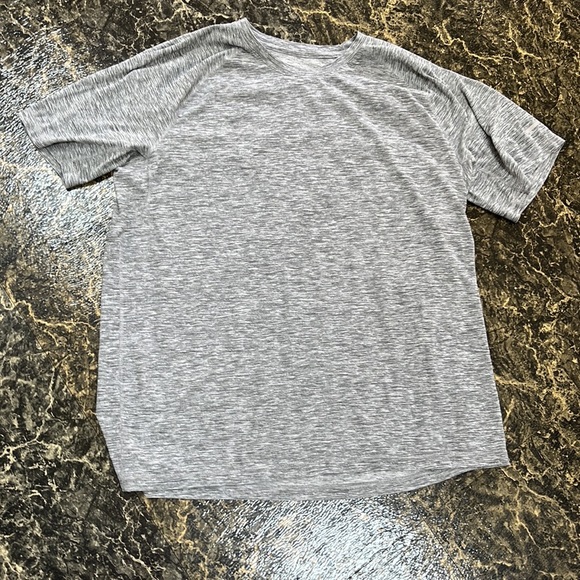 Men’s tshirt bundle! Sz XL Make an offer!!! - Picture 3 of 3